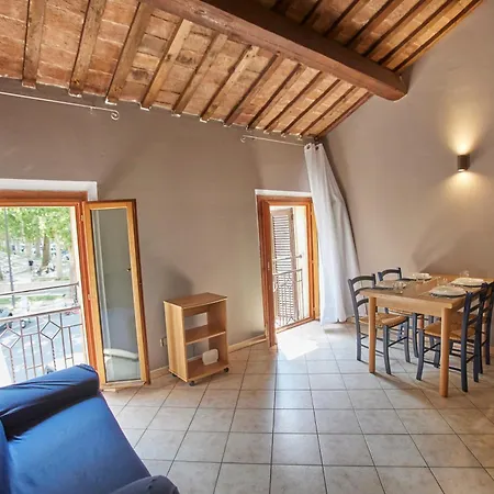 Apartmán Appartmento In Piazza Ariostea *